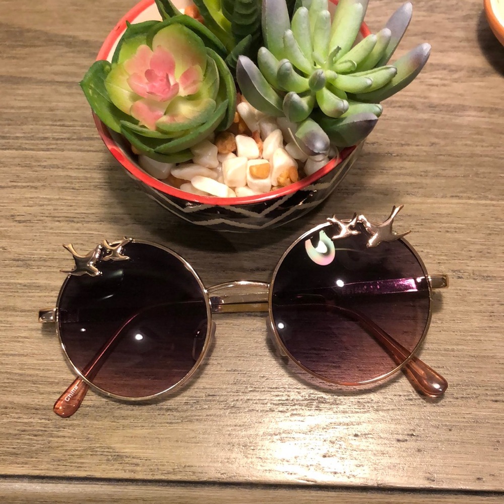 Round sunglasses